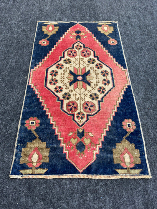 Turkish Yastik Rug  1'7" x  2'10" #24262