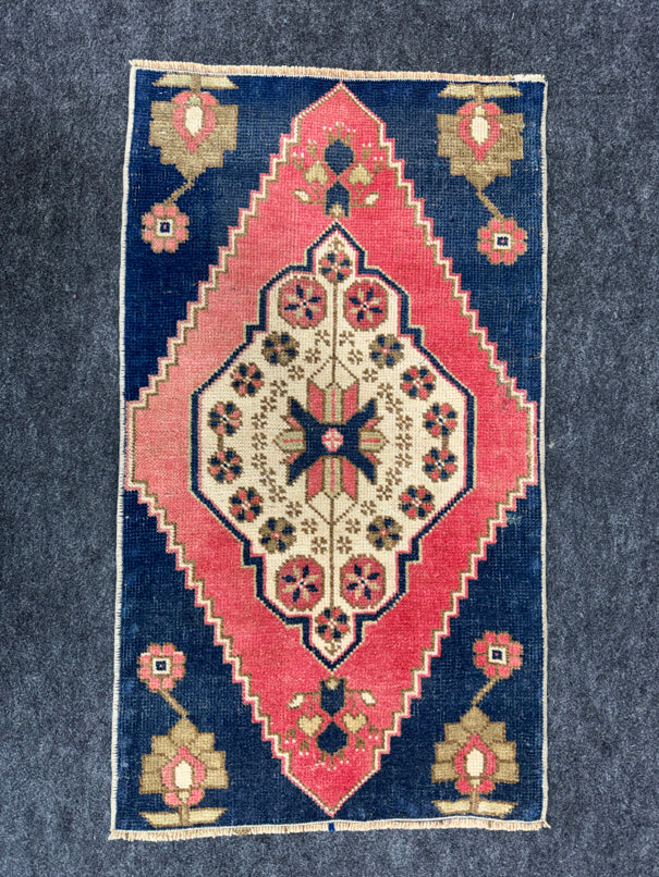 Turkish Yastik Rug  1'7" x  2'10" #24262