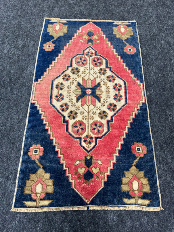 Turkish Yastik Rug  1'7" x  2'10" #24262