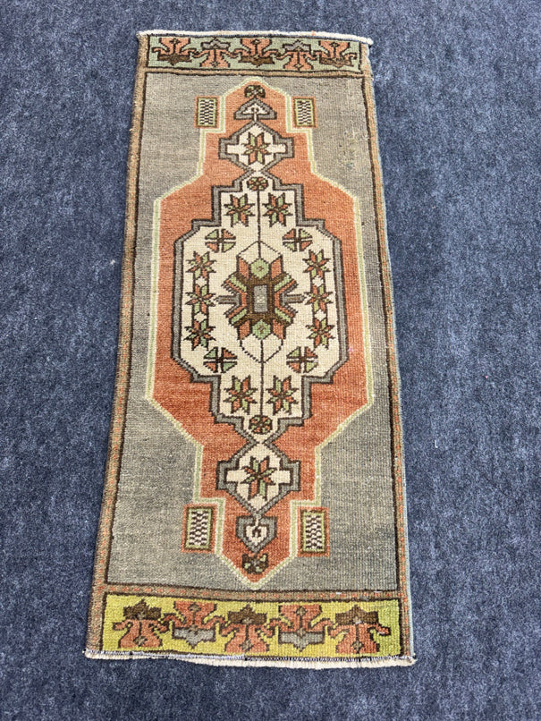 Turkish Yastik Rug  1'4" x  3'3" #24261