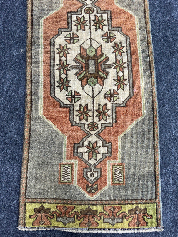 Turkish Yastik Rug  1'4" x  3'3" #24261