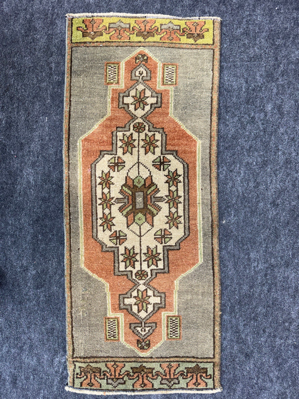 Turkish Yastik Rug  1'4" x  3'3" #24261