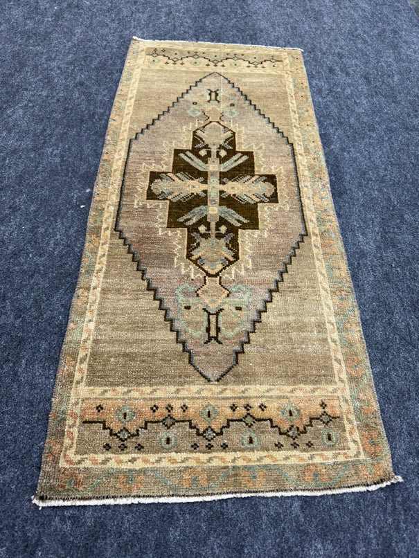 Turkish Yastik Rug  1'6" x  3'6" #24260