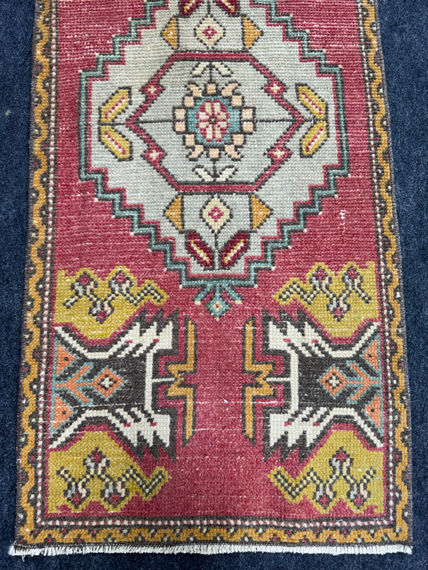 Turkish Yastik Rug  1'7" x  3'3" #24258