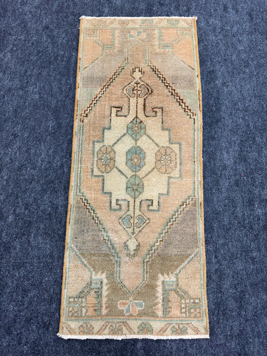Turkish Yastik Rug  1'4" x  3'3" #24257