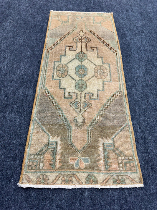 Turkish Yastik Rug  1'4" x  3'3" #24257