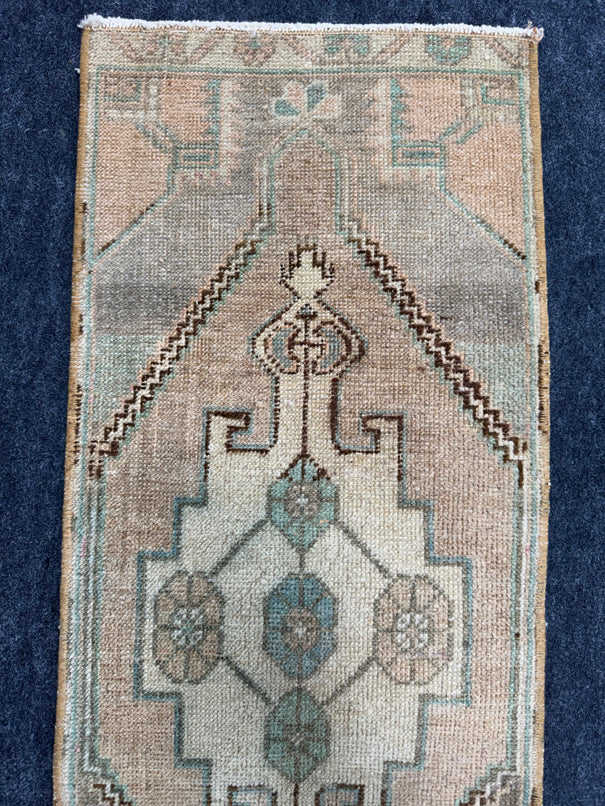 Turkish Yastik Rug  1'4" x  3'3" #24257