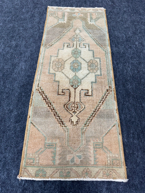 Turkish Yastik Rug  1'4" x  3'3" #24257