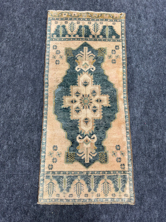 Turkish Yastik Rug  1'5" x  3'3" #24255