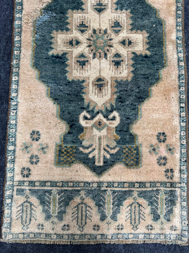 Turkish Yastik Rug  1'5" x  3'3" #24255