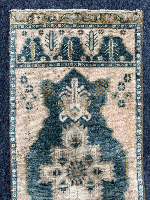Turkish Yastik Rug  1'5" x  3'3" #24255