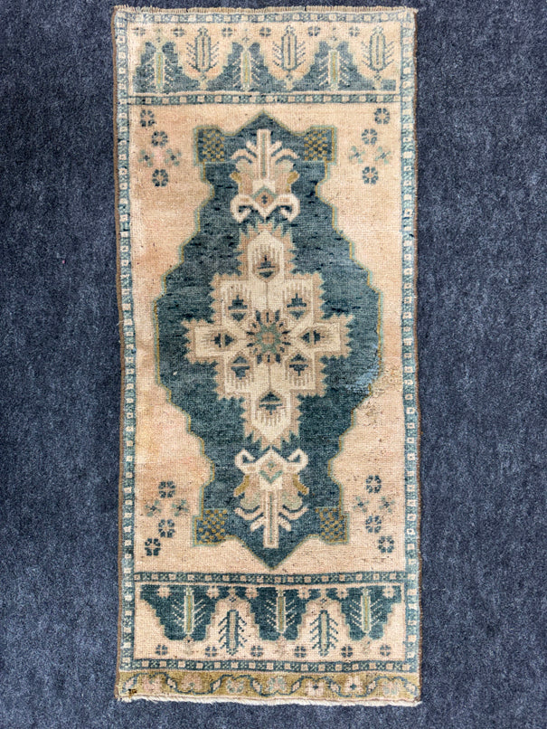 Turkish Yastik Rug  1'5" x  3'3" #24255