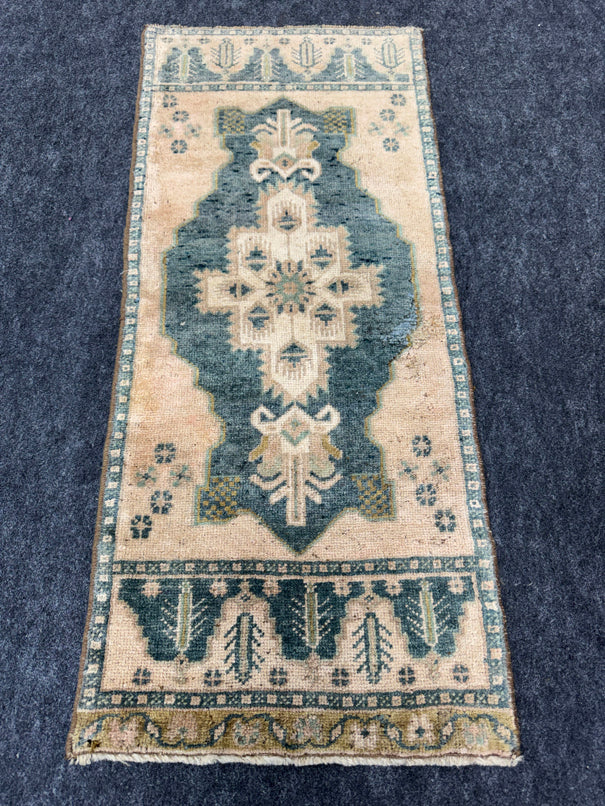 Turkish Yastik Rug  1'5" x  3'3" #24255
