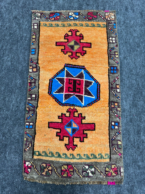 Turkish Yastik Rug  1'7" x  2'10" #24254