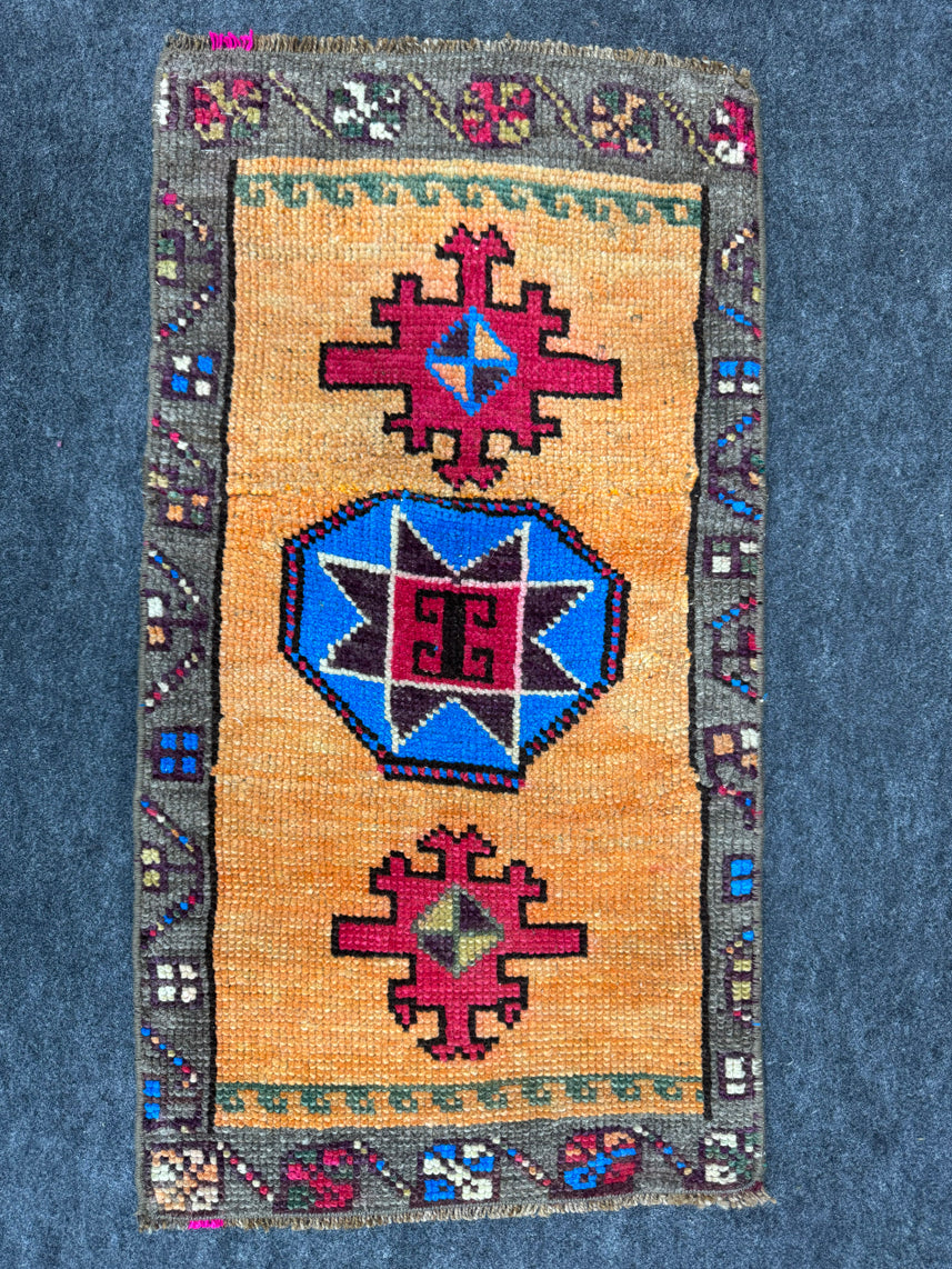 Turkish Yastik Rug  1'7" x  2'10" #24254