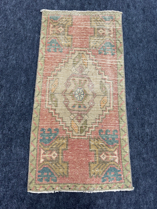 Turkish Yastik Rug  1'6" x  3'1" #24252
