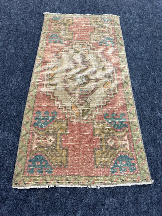 Turkish Yastik Rug  1'6" x  3'1" #24252