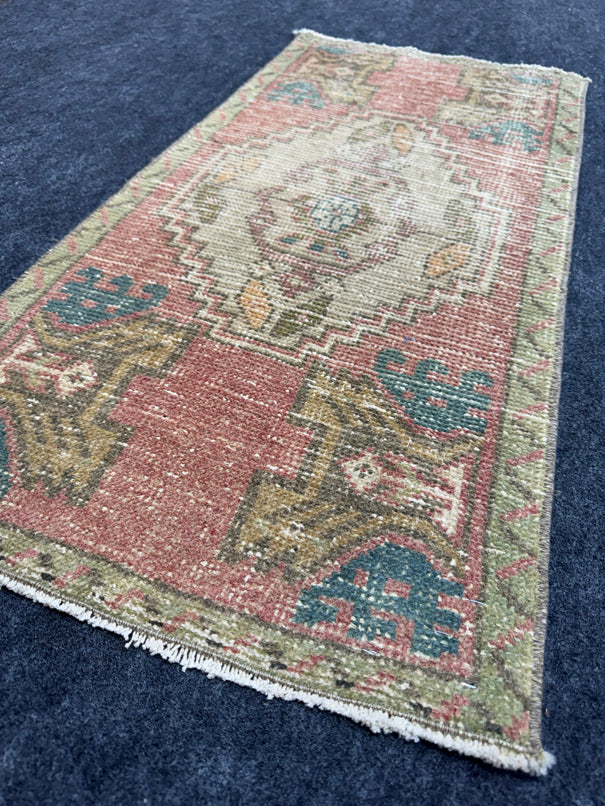 Turkish Yastik Rug  1'6" x  3'1" #24252