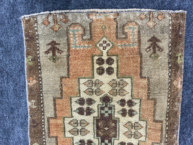 Turkish Yastik Rug  1'7" x  2'9" #24251