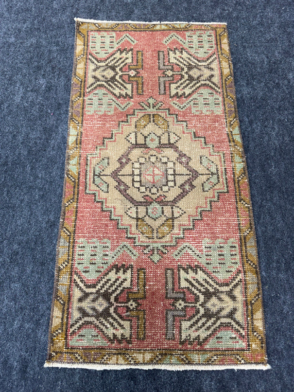 Turkish Yastik Rug  1'6" x  3' #24247