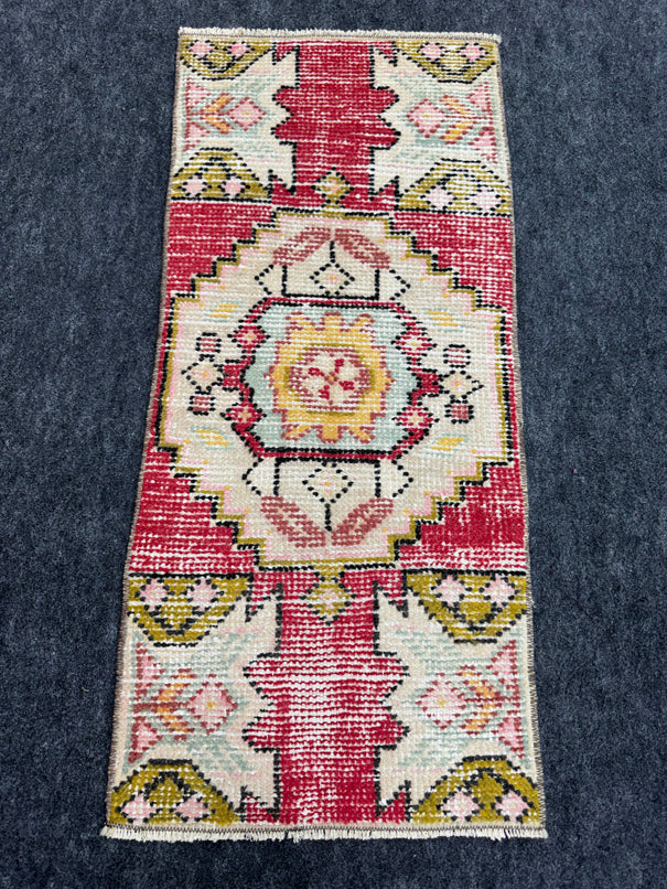 Turkish Yastik Rug  1'5" x  3'2" #24249