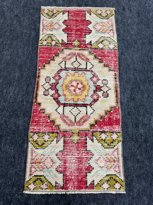 Turkish Yastik Rug  1'5" x  3'2" #24249