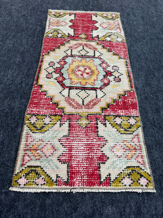 Turkish Yastik Rug  1'5" x  3'2" #24249