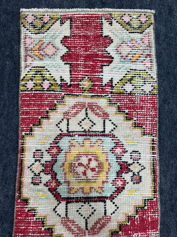 Turkish Yastik Rug  1'5" x  3'2" #24249