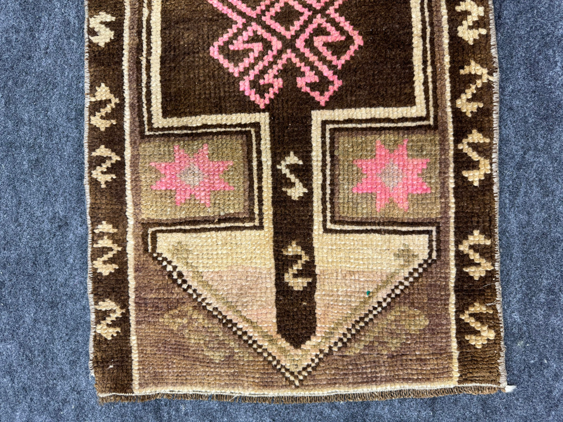 Turkish Yastik Rug  1'6" x  2'8" #24246