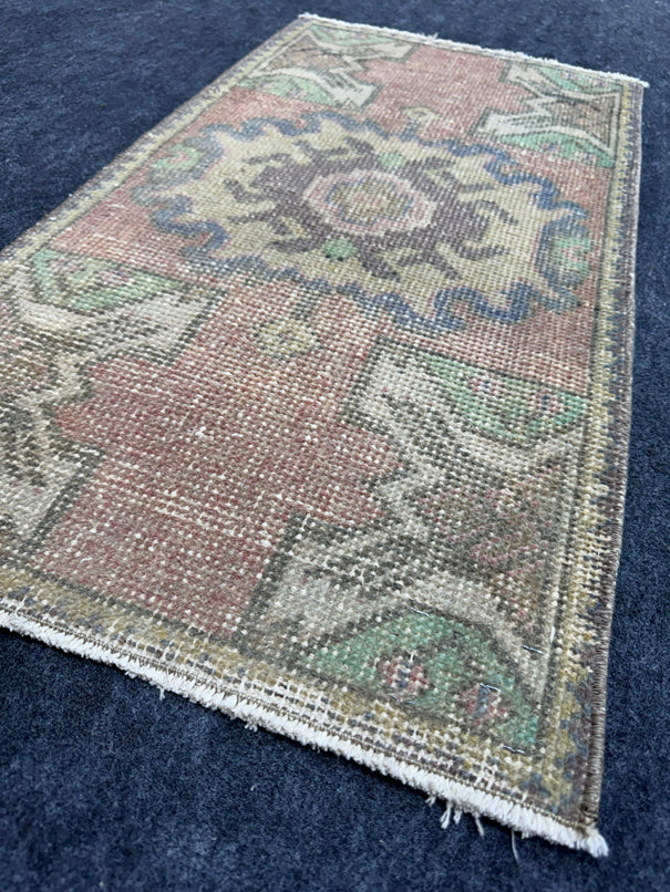 Turkish Yastik Rug  1'7" x  2'11" #24241