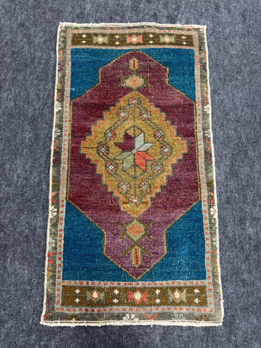 Turkish Yastik Rug  1'6" x  2'10" #24242