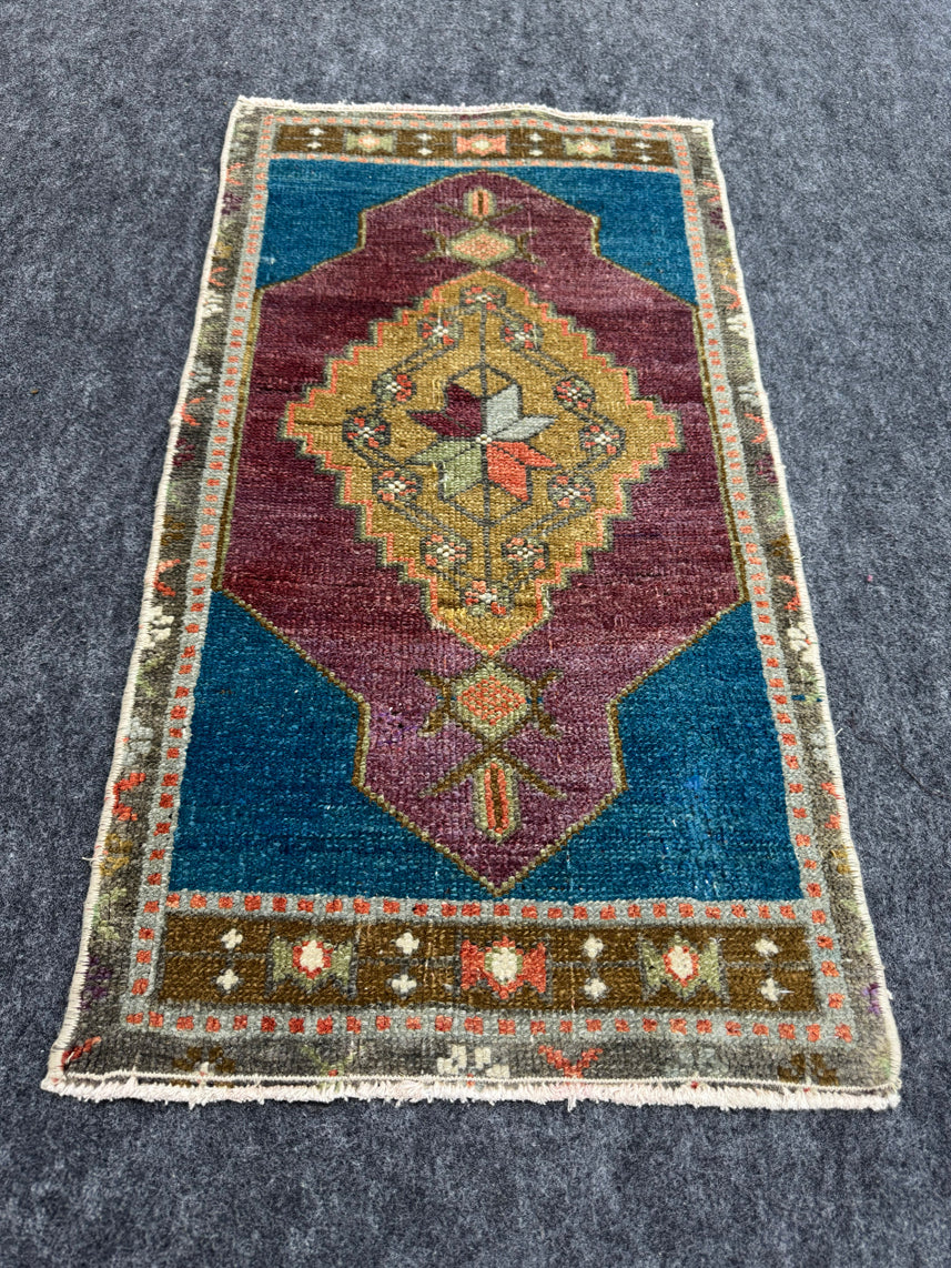 Turkish Yastik Rug  1'6" x  2'10" #24242