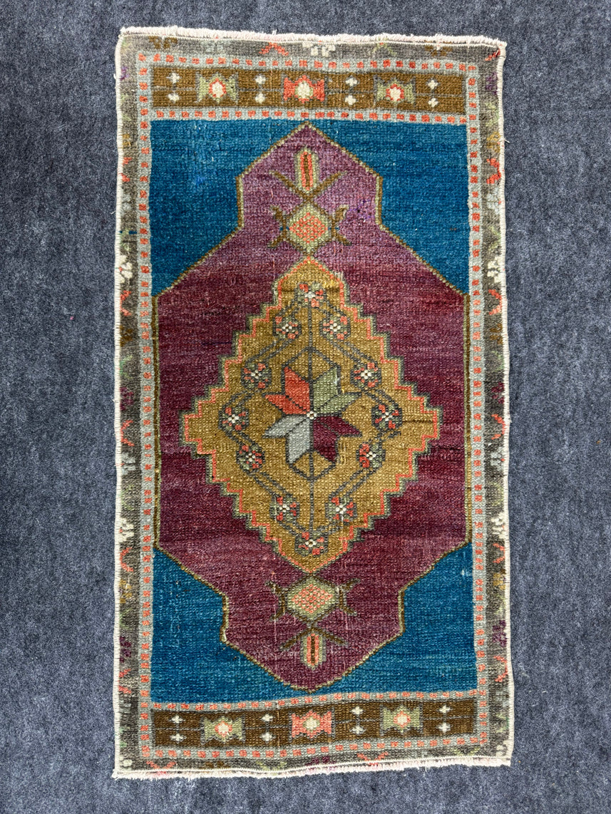 Turkish Yastik Rug  1'6" x  2'10" #24242
