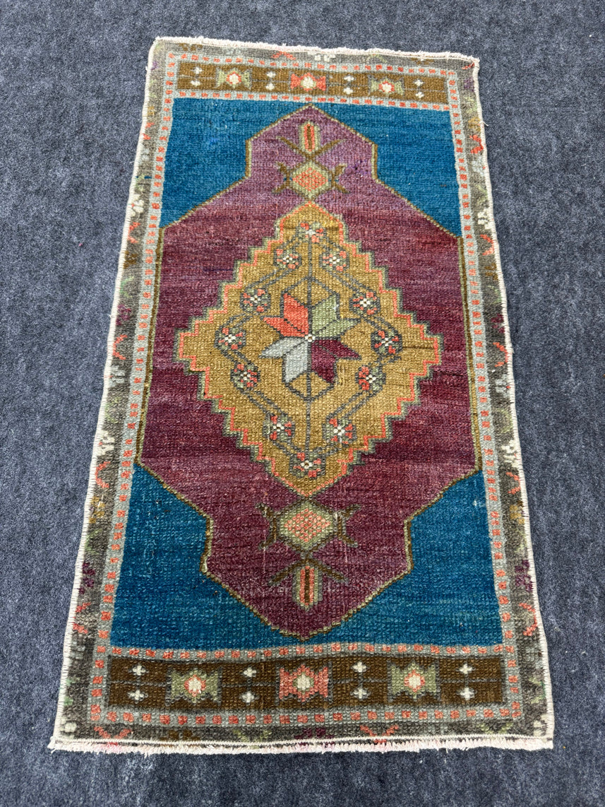 Turkish Yastik Rug  1'6" x  2'10" #24242