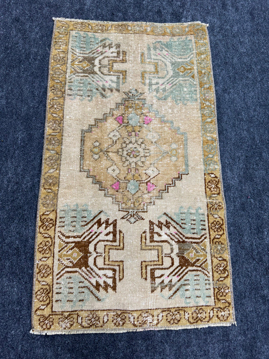 Turkish Yastik Rug  1'6" x  2'8" #24239