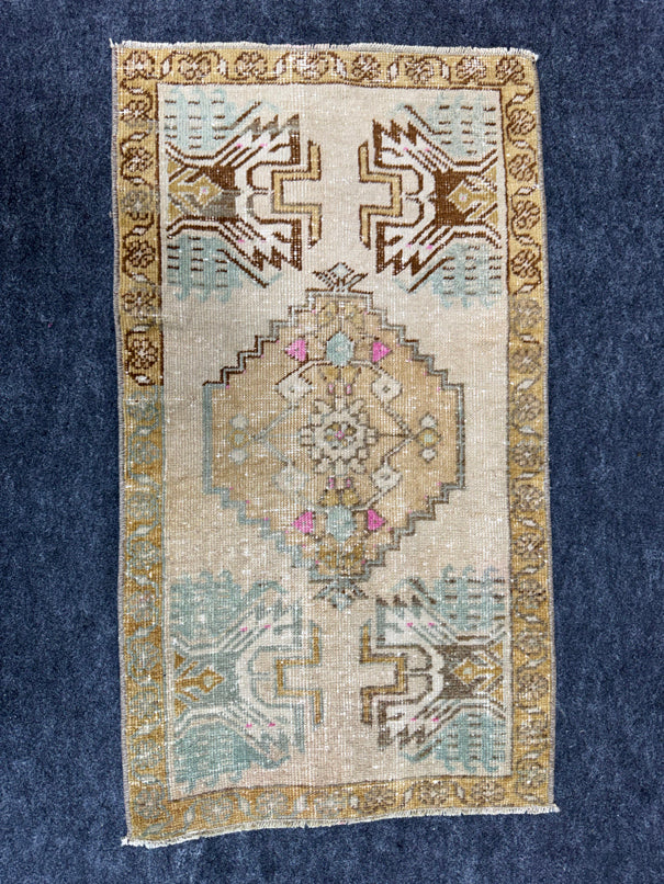 Turkish Yastik Rug  1'6" x  2'8" #24239