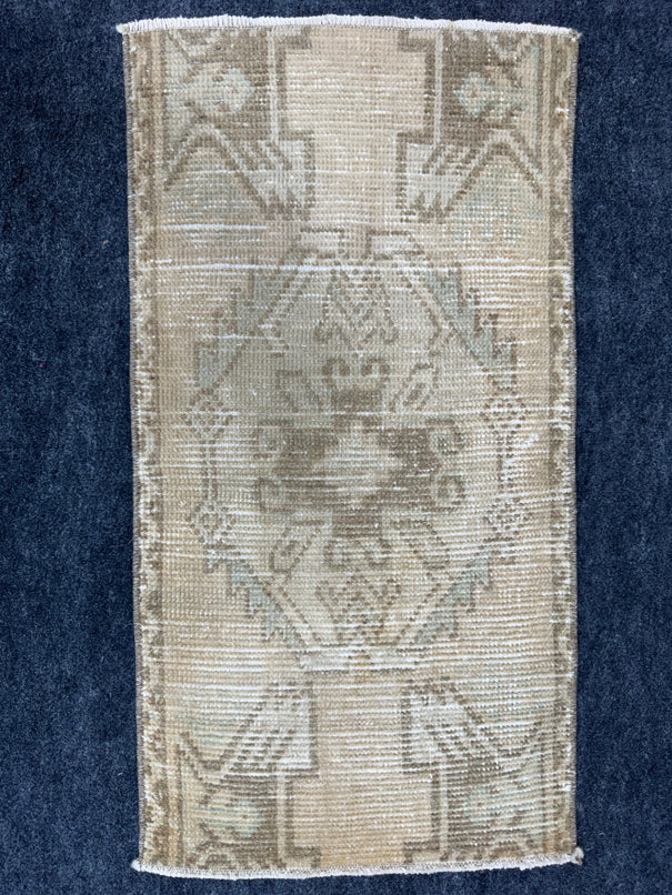 Turkish Yastik Rug  1'5" x  2'8" #24233