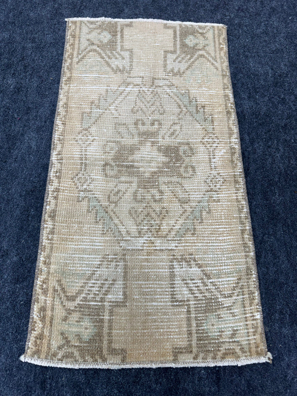 Turkish Yastik Rug  1'5" x  2'8" #24233