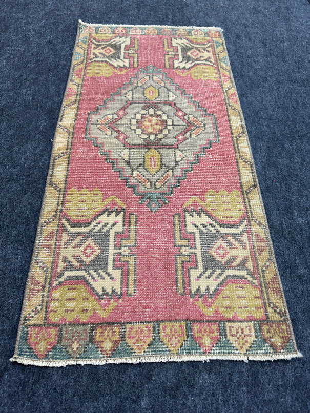 Turkish Yastik Rug  1'7" x  3'4" #24234