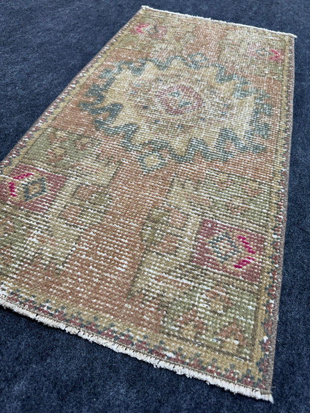 Turkish Yastik Rug  1'7" x  3' #24235