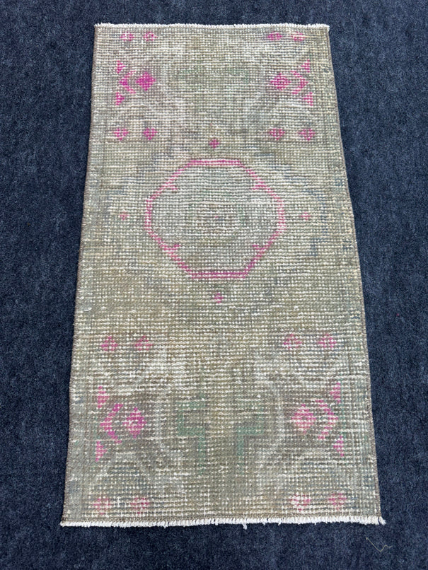 Turkish Yastik Rug  1'6" x  2'11" #24236