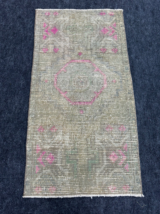 Turkish Yastik Rug  1'6" x  2'11" #24236