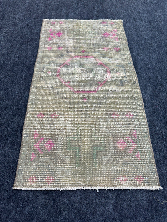 Turkish Yastik Rug  1'6" x  2'11" #24236