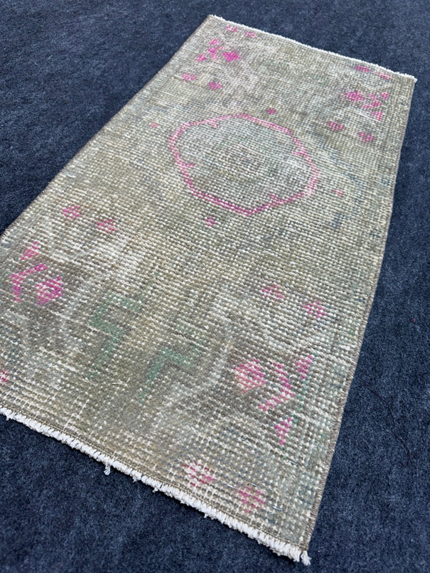 Turkish Yastik Rug  1'6" x  2'11" #24236