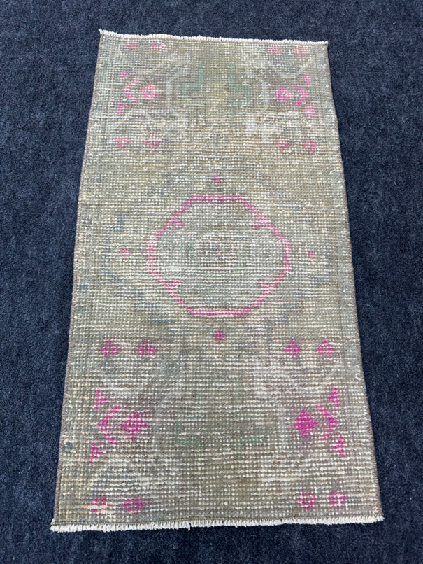 Turkish Yastik Rug  1'6" x  2'11" #24236