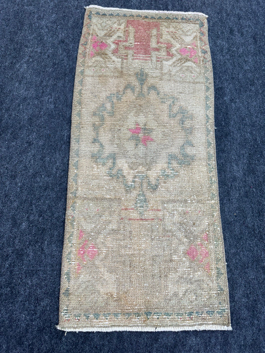 Turkish Yastik Rug  1'6" x  3'6" #24237