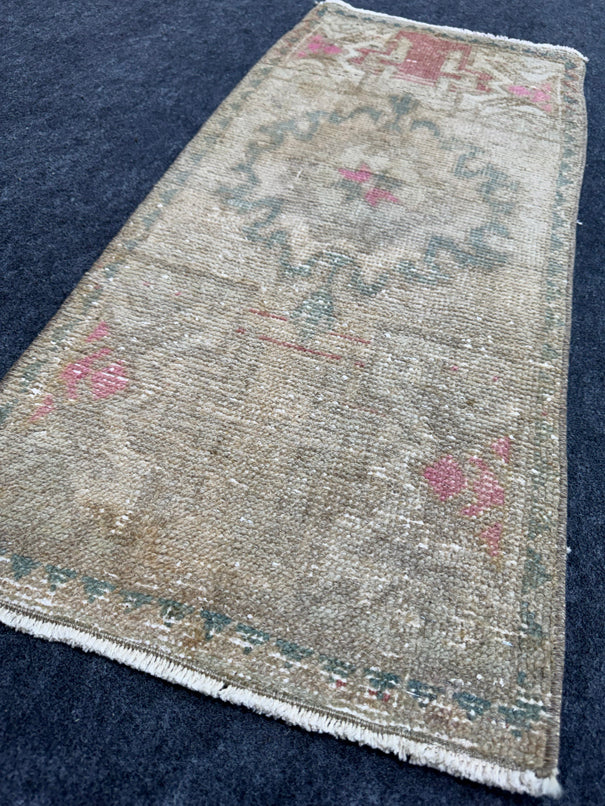 Turkish Yastik Rug  1'6" x  3'6" #24237