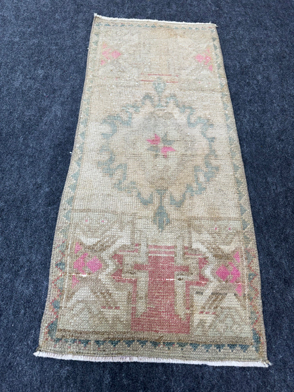 Turkish Yastik Rug  1'6" x  3'6" #24237