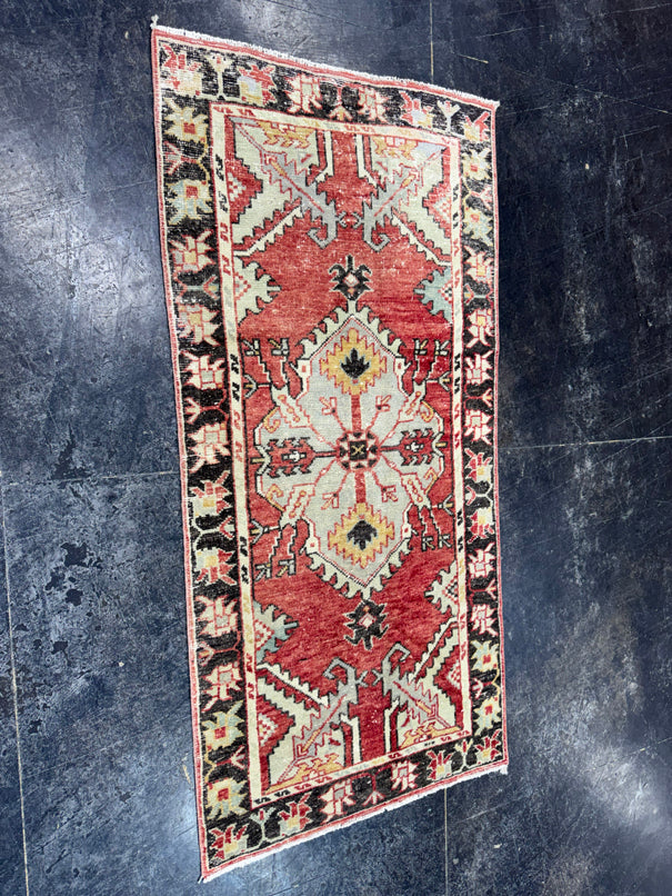 Turkish Vintage Rug 2'8" x 5'4" #24474
