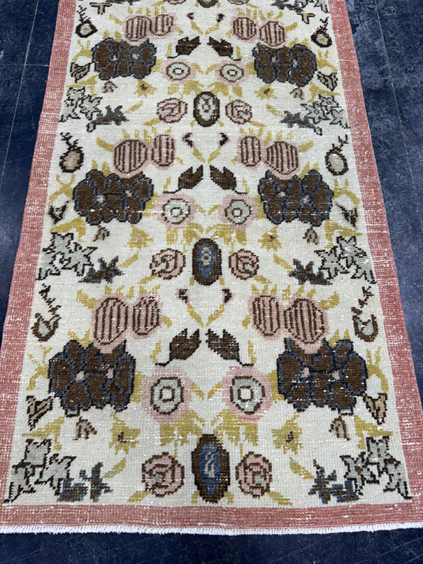 Turkish Vintage Rug 2'6" x 5'2" #24484